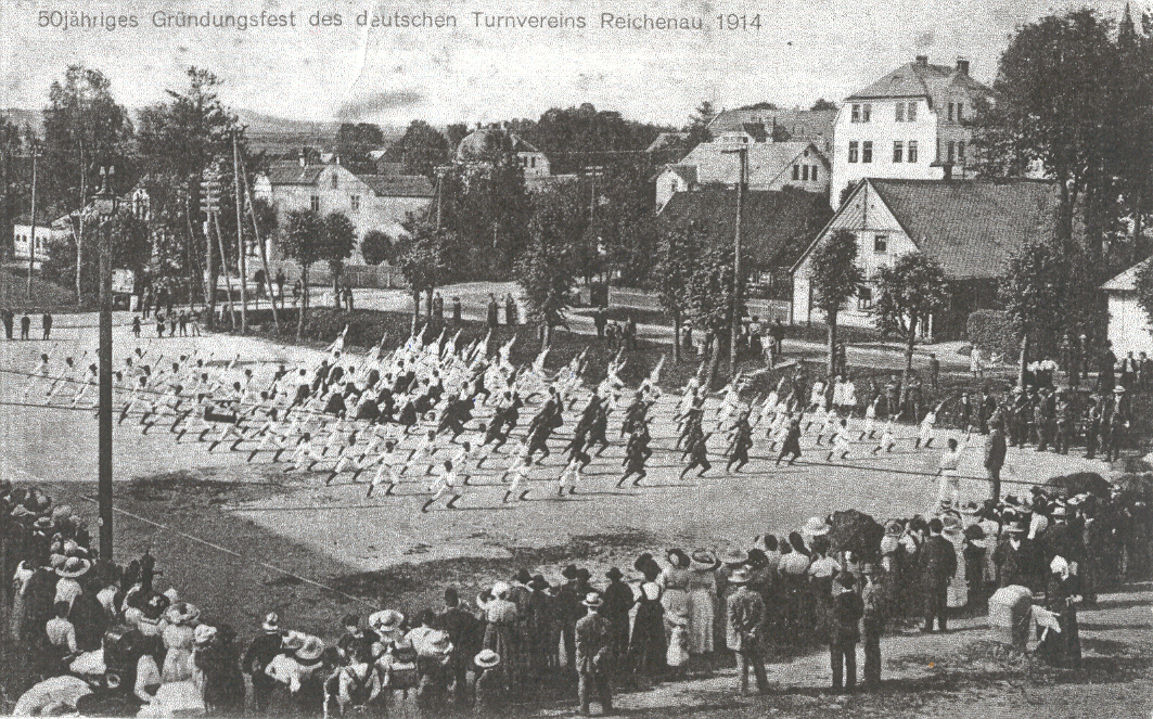 Z cvičení turnerů konaného u příležitosti padesátiletí tělocvičného spolku.